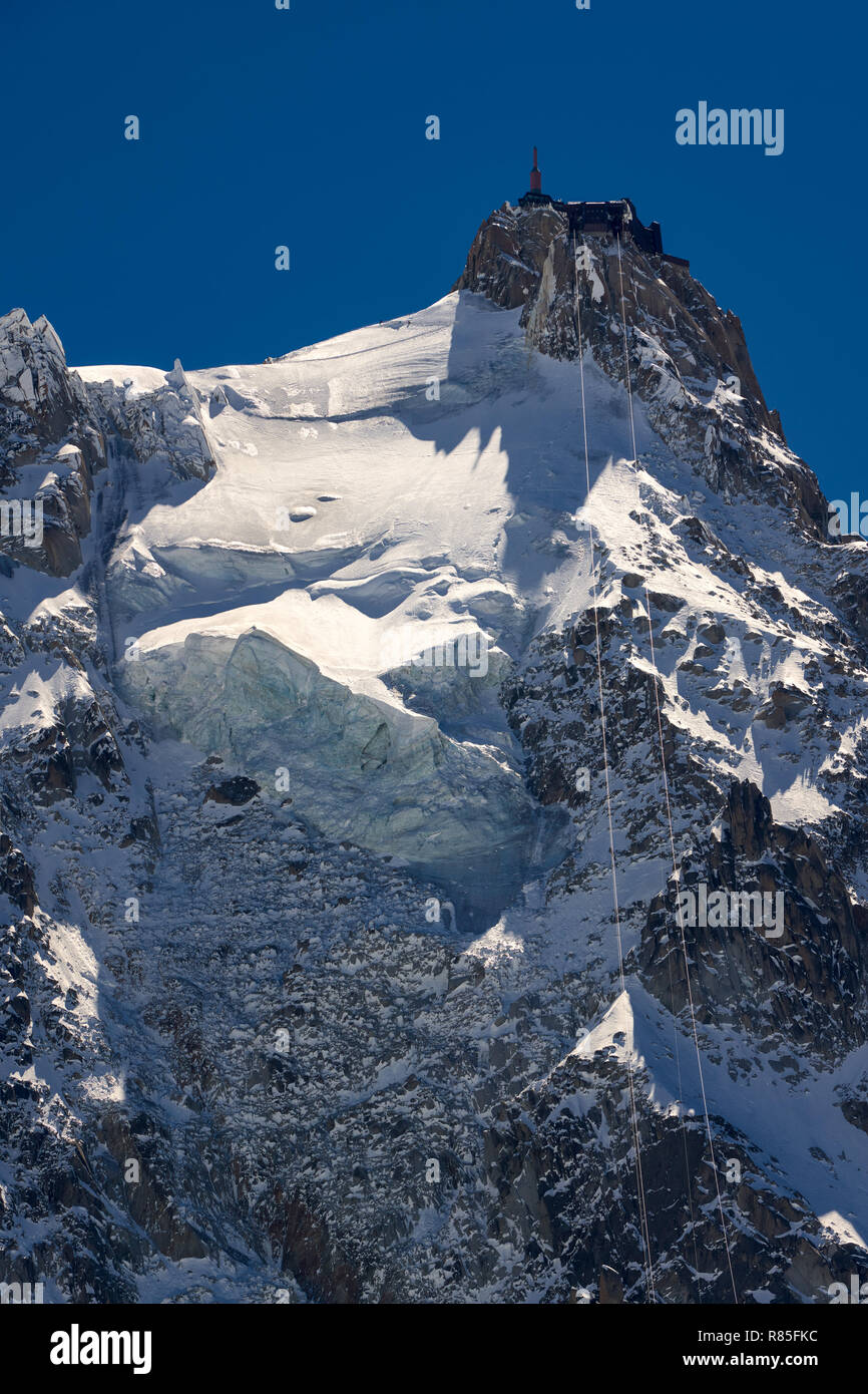 Aiguille du Midi ago. Mont Blanc mountain range, Chamonix Alta Savoia, alpi, Francia Foto Stock