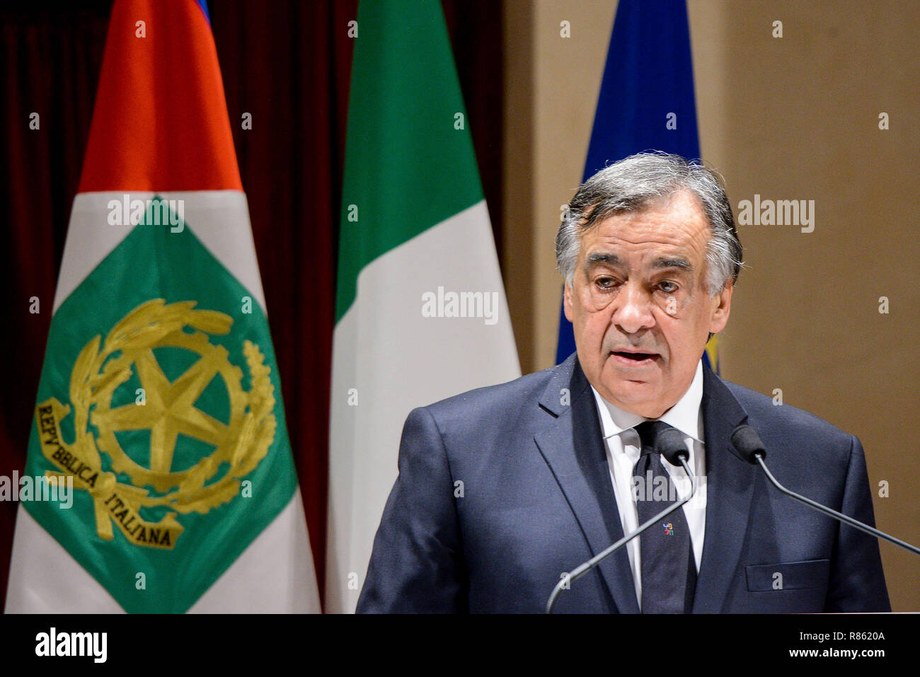 Foto LaPresse - Guglielmo Mangiapane 13/12/18 Palermo ITA Cronaca il Presidente della Repubblica Sergio Mattarella presenzia alla cerimonia legata tutti&#x2019;imminente chiusura delle iniziative per Palermo capitale italiana della cultura 2018. Nella foto: Leoluca Orlando Foto LaPresse - Guglielmo Mangiapane 13/12/18 Palermo ENG News Il Presidente Italiano Sergio Mattarella prende parte alla cerimonia di chiusura di Palermo capitale italiana della cultura per l'anno 2018. Nella foto: Leoluca Orlando Foto Stock