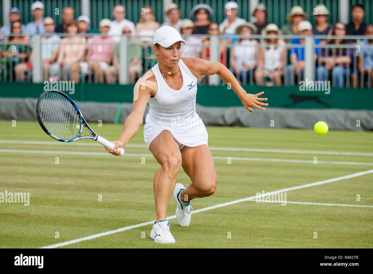 Yulia Putintseva del Kazakistan durante i campionati di Wimbledon 2018 Foto Stock