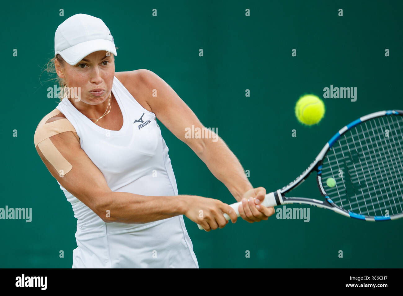 Yulia Putintseva del Kazakistan durante i campionati di Wimbledon 2018 Foto Stock