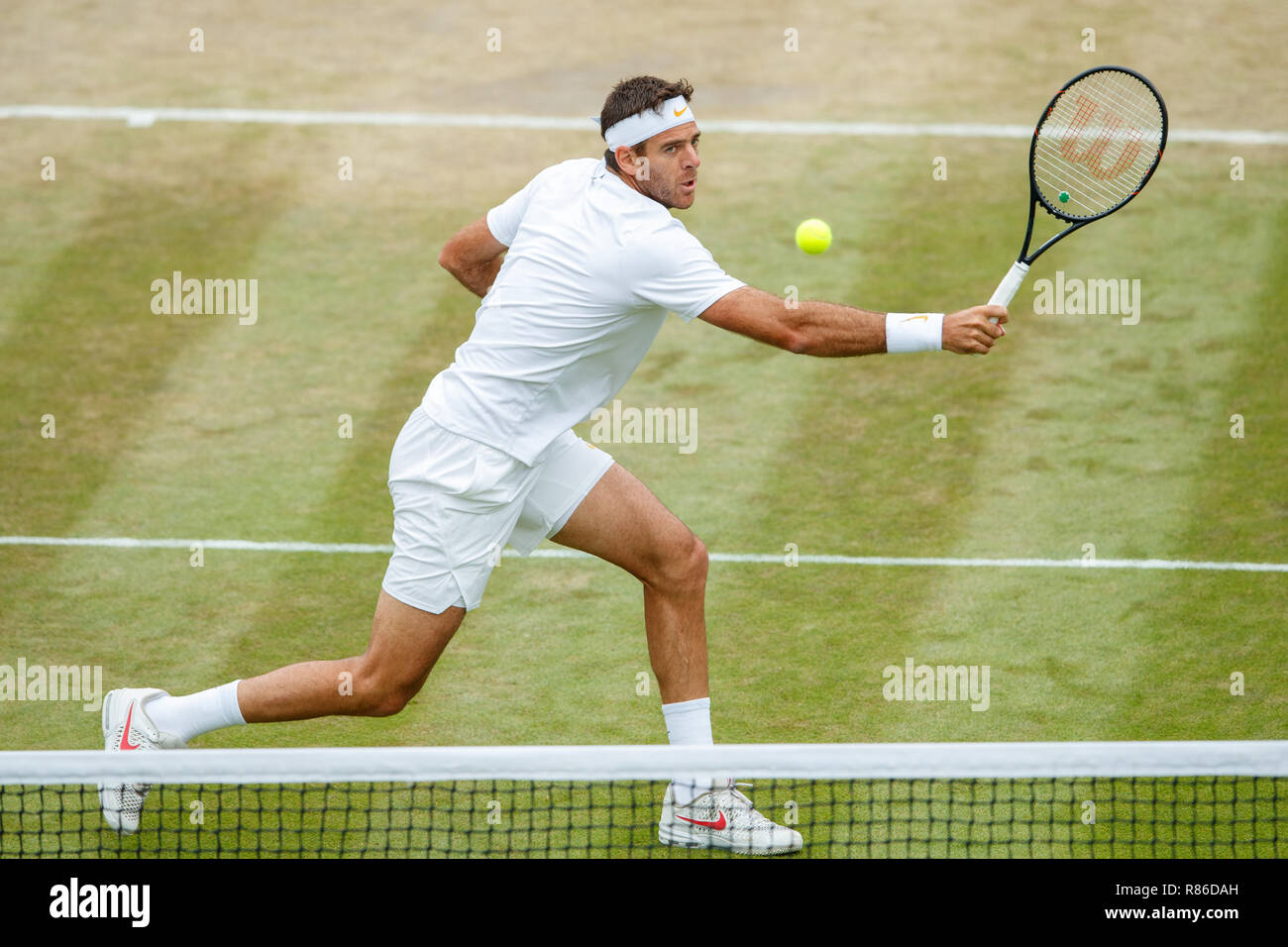 Juan Martin Del Potro di Argentina in azione durante i campionati di Wimbledon 2018 Foto Stock