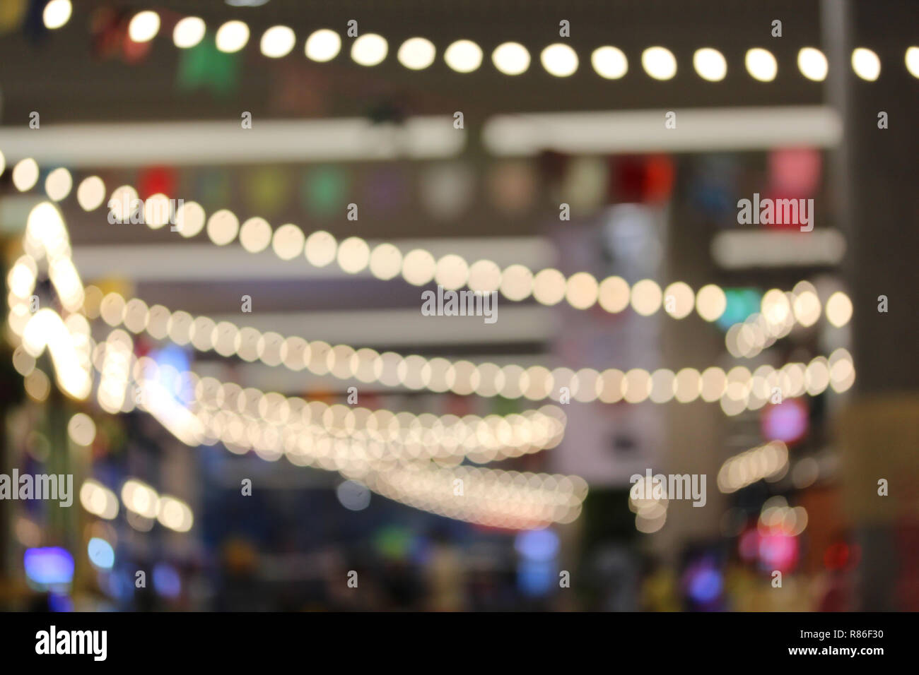 La città di notte le luci di strada sfondo bokeh di fondo al Porto di Kobe terra ,sfondo sfocato Foto Stock