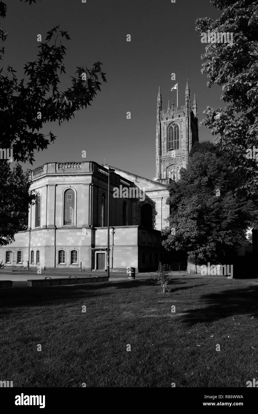 Sud vista di Derby Cathedral Chiesa di Tutti i Santi, Cathedral Quarter, Derby City Centre, Derbyshire, England, Regno Unito Foto Stock