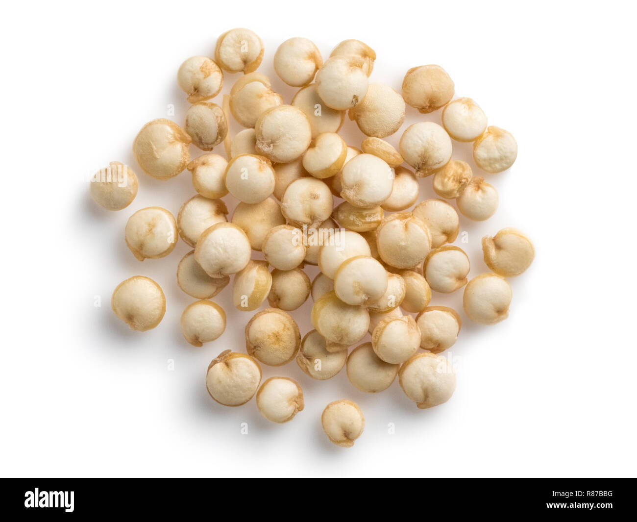 La quinoa Seed grano extreme close up. Isolato su bianco con percorso di clipping. Foto Stock