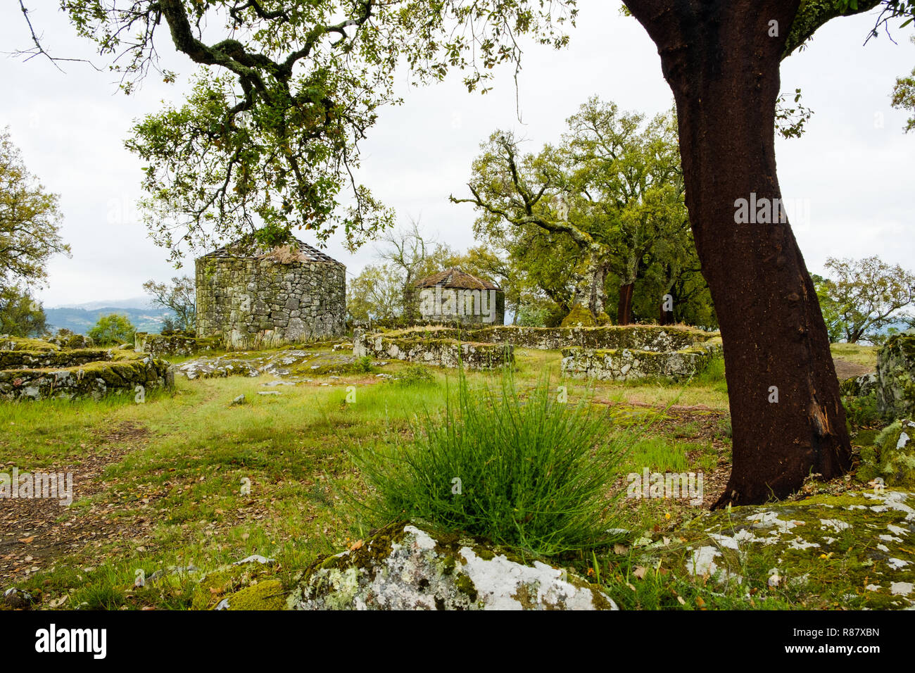 Guimaraes, Portogallo - 31 Maggio 2018 : La cittadella di Briteiros è un sito archeologico dell'Età del Ferro. Guimaraes, Portogallo Foto Stock