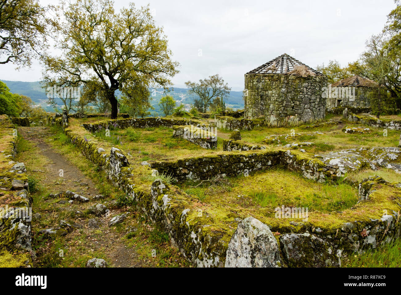 Guimaraes, Portogallo - 31 Maggio 2018 : La cittadella di Briteiros è un sito archeologico dell'Età del Ferro. Guimaraes, Portogallo Foto Stock