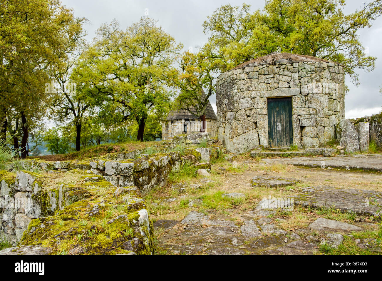 Guimaraes, Portogallo - 31 Maggio 2018 : La cittadella di Briteiros è un sito archeologico dell'Età del Ferro. Guimaraes, Portogallo Foto Stock