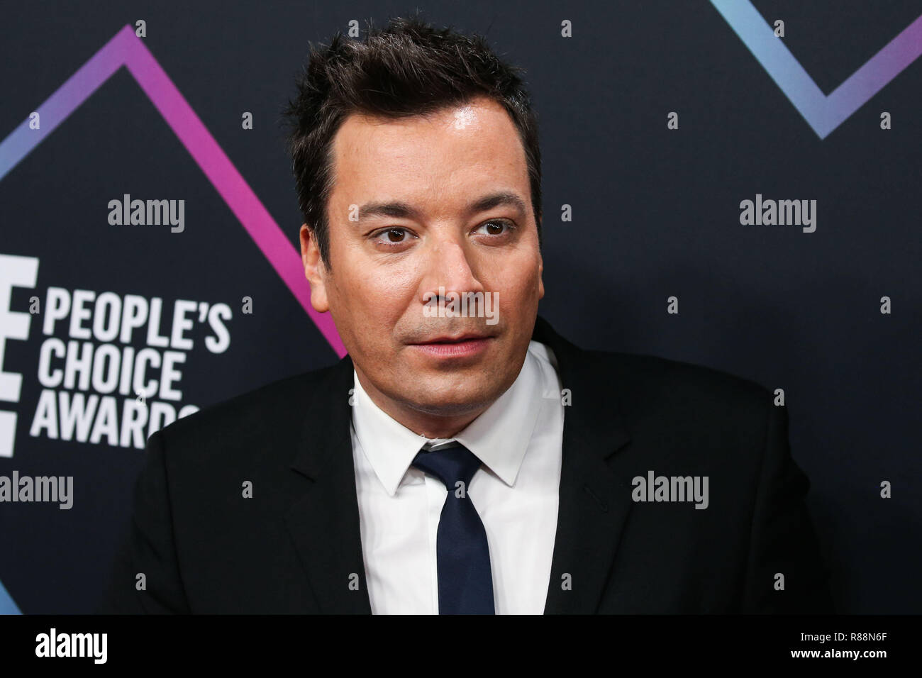 SANTA MONICA, Los Angeles, CA, Stati Uniti d'America - 11 novembre: Jimmy Fallon al People's Choice Awards 2018 tenutasi a Barker Hangar su Novembre 11, 2018 in Santa Monica, Los Angeles, California, Stati Uniti. (Foto di Xavier COLLIN/Image Press Agency) Foto Stock