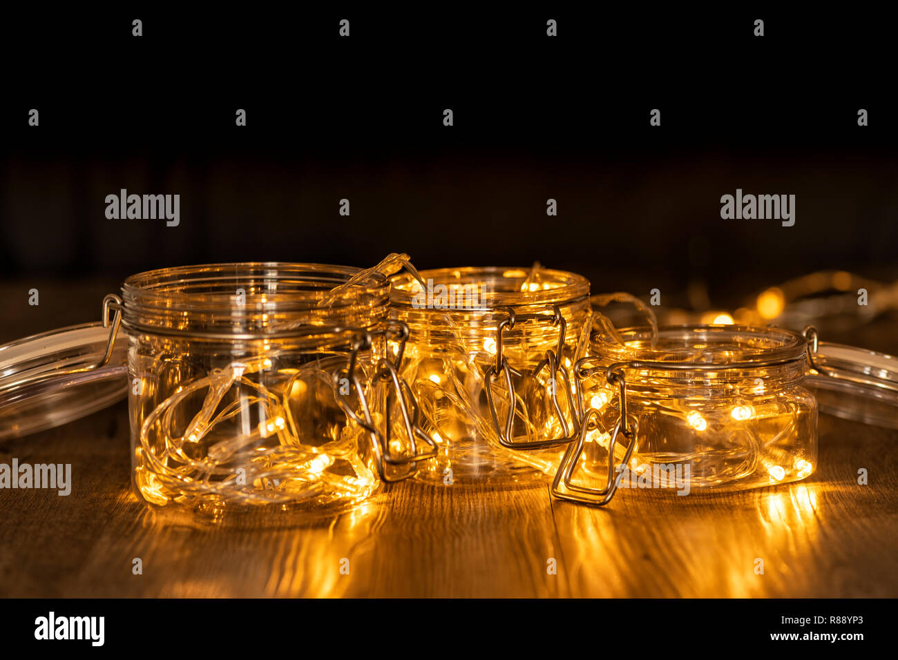 Glass vasetti di vetro con le luci fairy Foto Stock