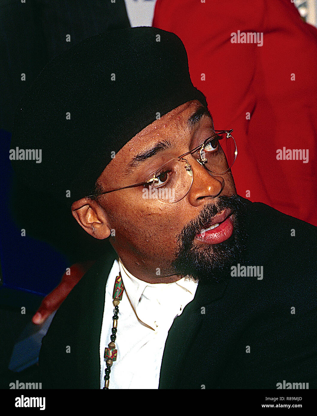 Washington, DC, Stati Uniti d'America, 6 gennaio 1994 a Spike Lee a livello nazionale Coalizione Arcobaleno conferenza. Il salvataggio di persone da nero su nero la violenza è il tema principale della conferenza sponsorizzata dal National Coalizione Arcobaleno, l'organizzazione politica Jackson formata e continua a testa, e altre sette nazionali gruppi di nero. Credito: Mark Reinstein/MediaPunch Foto Stock