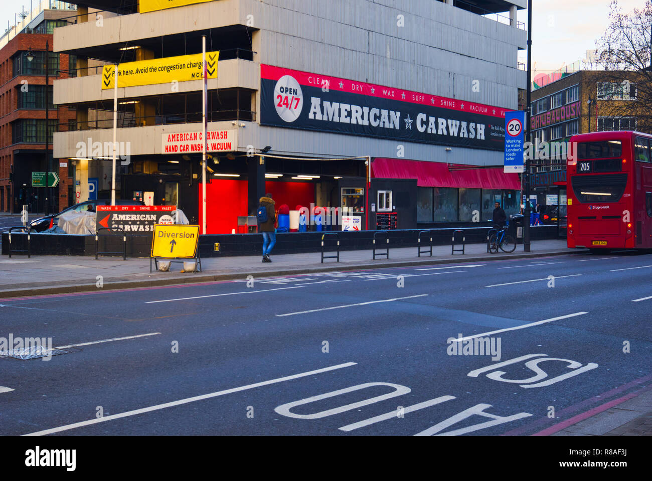 American Carwash Company in Great Eastern Street, Londra, Inghilterra Foto Stock