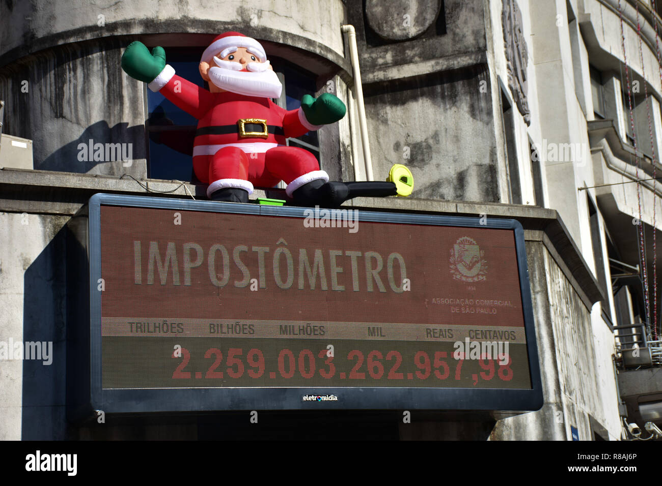 SÃO PAULO, SP - 14.12.2018: IMPOSTÔMETRO SP - Il Impostometer dell'associazione commerciale di São Paulo, passa il marchio di R $ 2,259,002,264,615.02 nella mattina di venerdì, (14) di São Paulo. (Foto: Roberto Casimiro/Fotoarena) Foto Stock