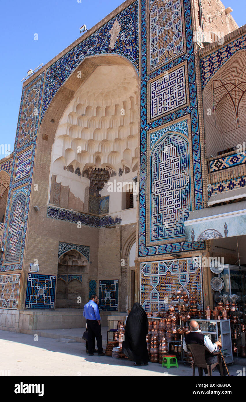 Iran - Kerman, cittadina in provincia di Kerman, ingresso al XVII secolo caravansary (Safavidian Macaw) a Ganjali Khan Square. Prese su 22.10.2018. Foto: Rolf Zimmermann | Utilizzo di tutto il mondo Foto Stock