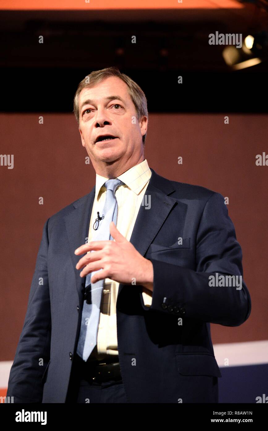 Londra, Regno Unito. 14 Dicembre 2018: Londra 14 Dicembre 2018: Nigel Farage parlando a lasciare significa lasciare rally presso la Queen Elizabeth Conference centre. Credito: Claire Doherty/Alamy Live News Foto Stock