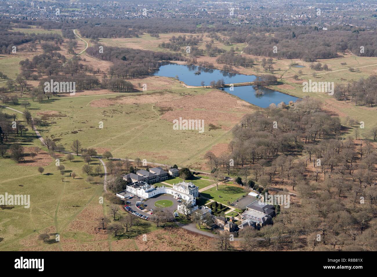 Stagni di penna e White Lodge, Richmond Park, Richmond Upon Thames, London, 2018. Creatore: Storico Inghilterra fotografo personale. Foto Stock