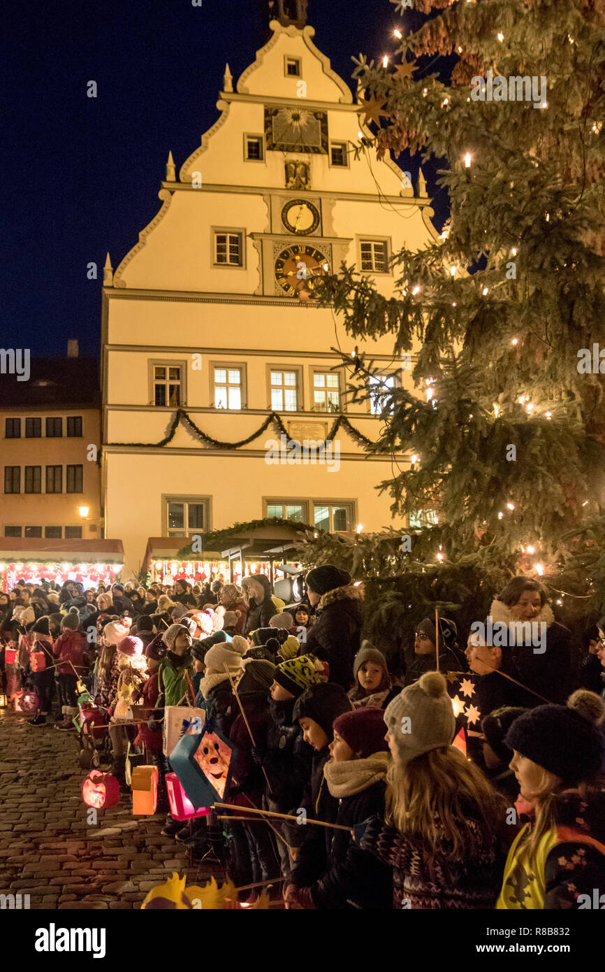 Rothenburg o.d.T., 5.12.2018 - Auf dem Reiterlesmarkt a Rothenburg ob der Tauber in Bayern. Foto Stock