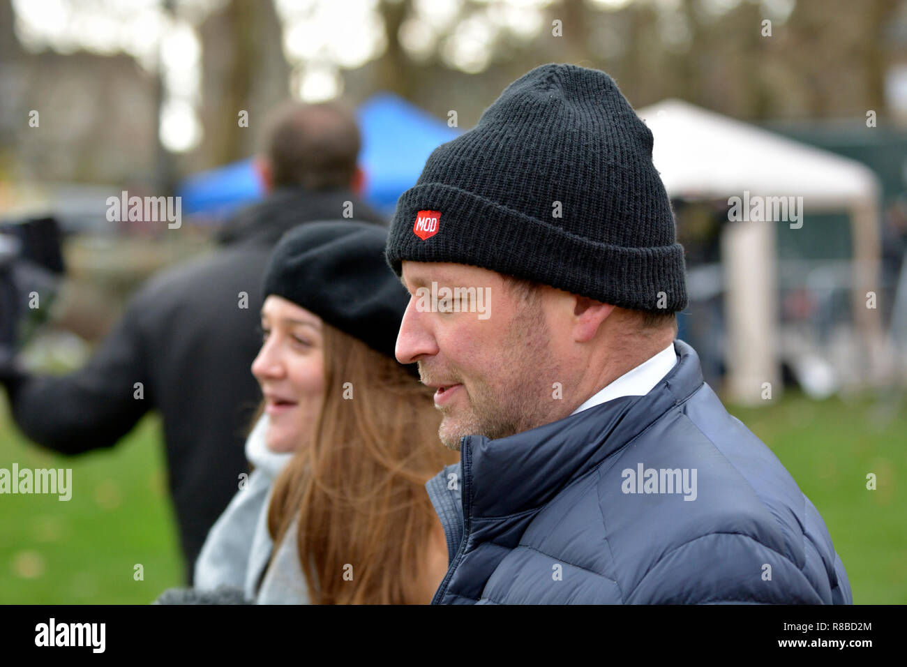 Ed Vaizey MP (Cost: Wantage) su College Green, Westminster, per discutere del voto di fiducia in Theresa Maggio la leadership del partito conservatore 12t Foto Stock