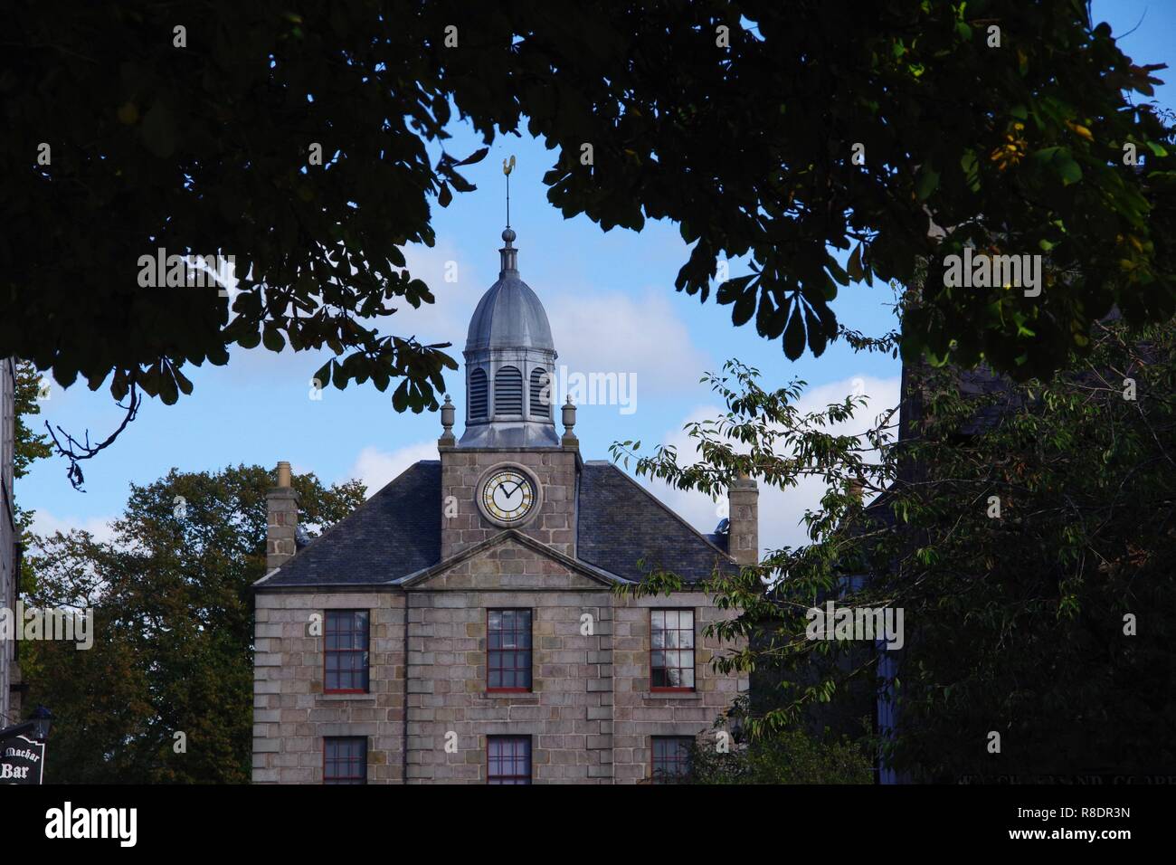 La Old Town House 1788, Università di Aberdeen di Kings Museum. Torre dell Orologio su una soleggiata giornata autunnale. High Street, Città Vecchia, Aberdeen Scotland, Regno Unito. Foto Stock