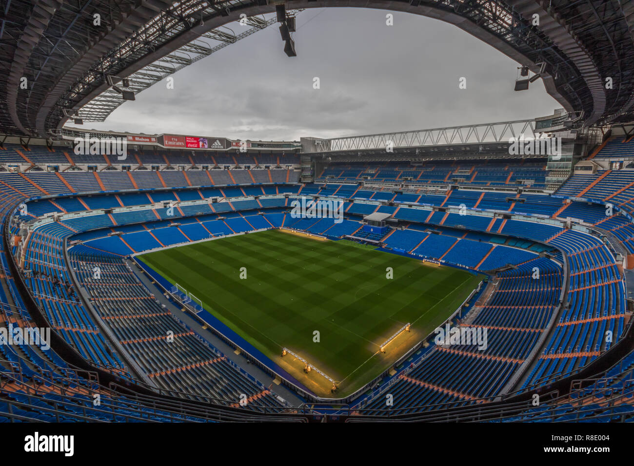 Madrid, Spagna - Real Madrid è una delle squadre di calcio più famose del mondo. Qui in particolare la sua casa, il Santiago Bernabeu Stadium Foto Stock
