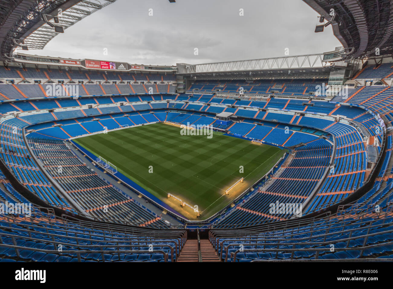 Madrid, Spagna - Real Madrid è una delle squadre di calcio più famose del mondo. Qui in particolare la sua casa, il Santiago Bernabeu Stadium Foto Stock