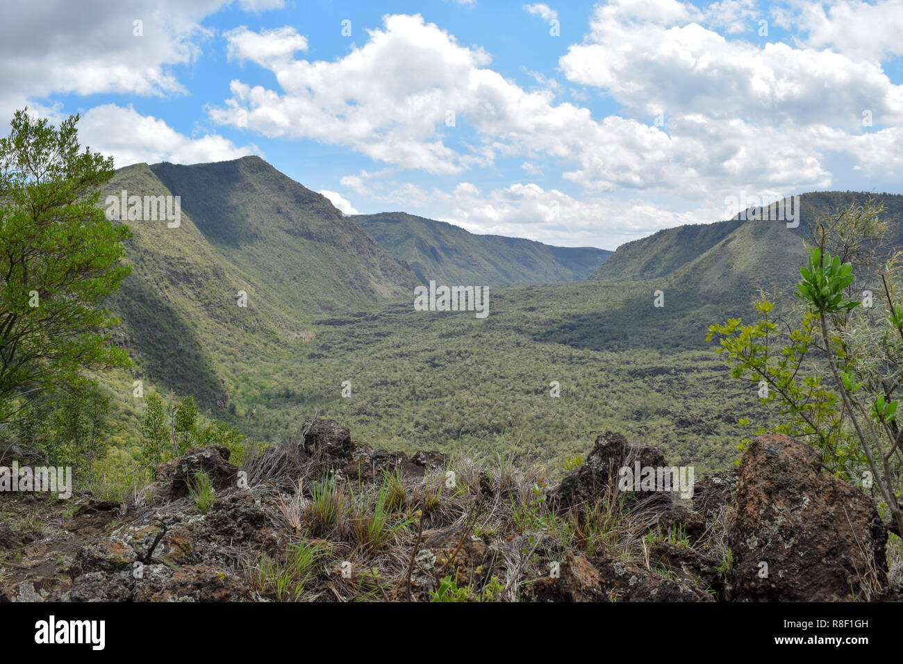 Escursioni a piedi lungo il cratere vulcanico del Monte Suswa, Kenya Foto Stock