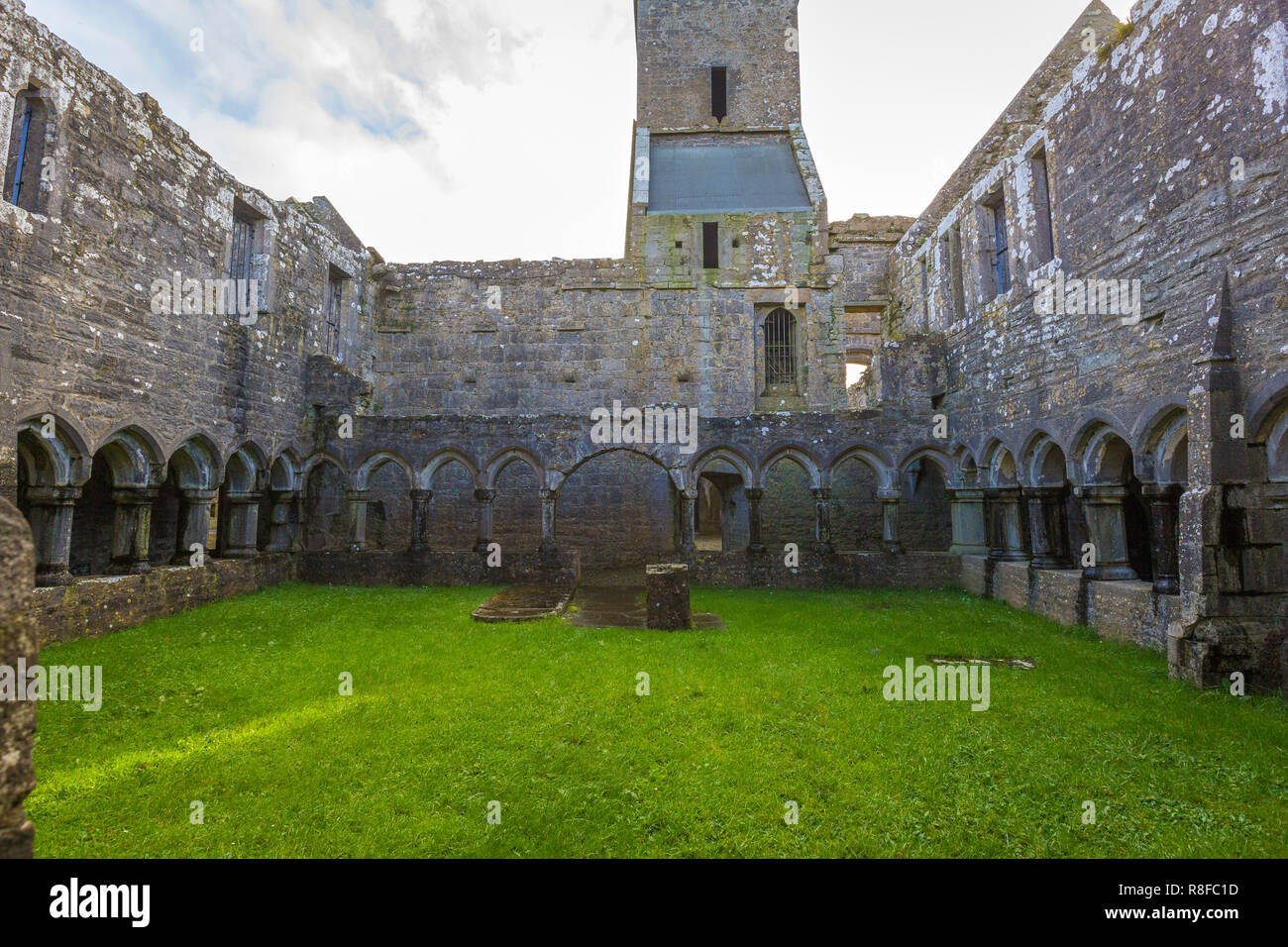 Moyne Abbey, nella contea di Mayo, Irlanda Foto Stock