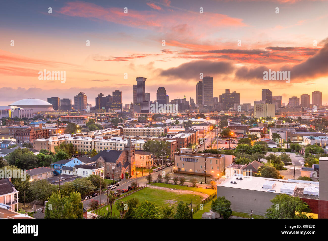 New Orleans, Louisiana, Stati Uniti d'America downtown skyline della città all'alba. Foto Stock