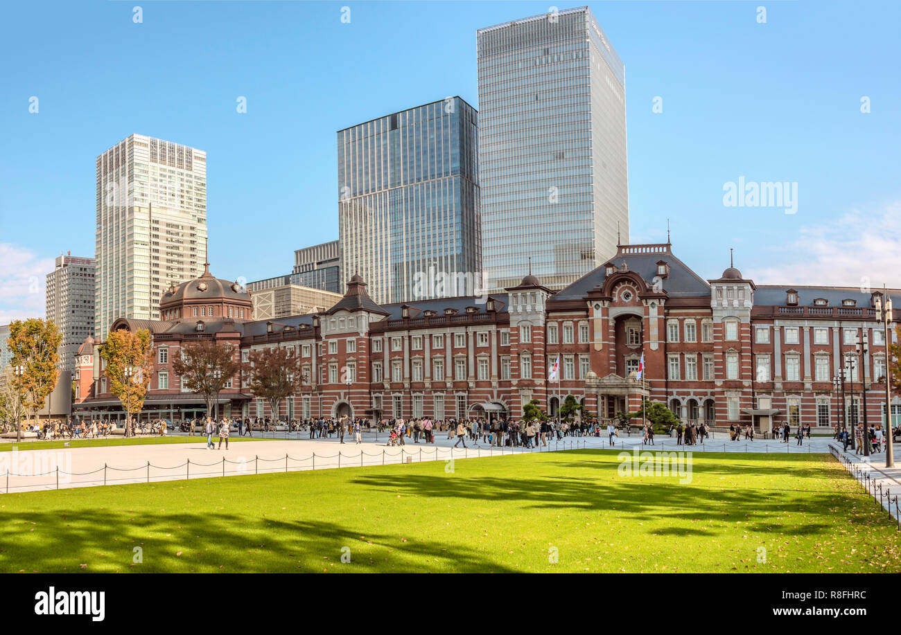 Vista frontale dell'entrata principale di Marunouchi della Stazione di Tokyo, Giappone Foto Stock