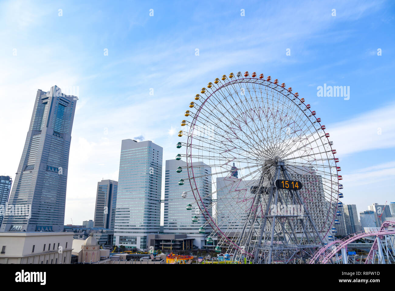 Paesaggio di Minato Mirai 21 area della città di Yokohama in Kanagawa, Giappone. Yokohama è la seconda città più grande in Giappone per popolazione Foto Stock
