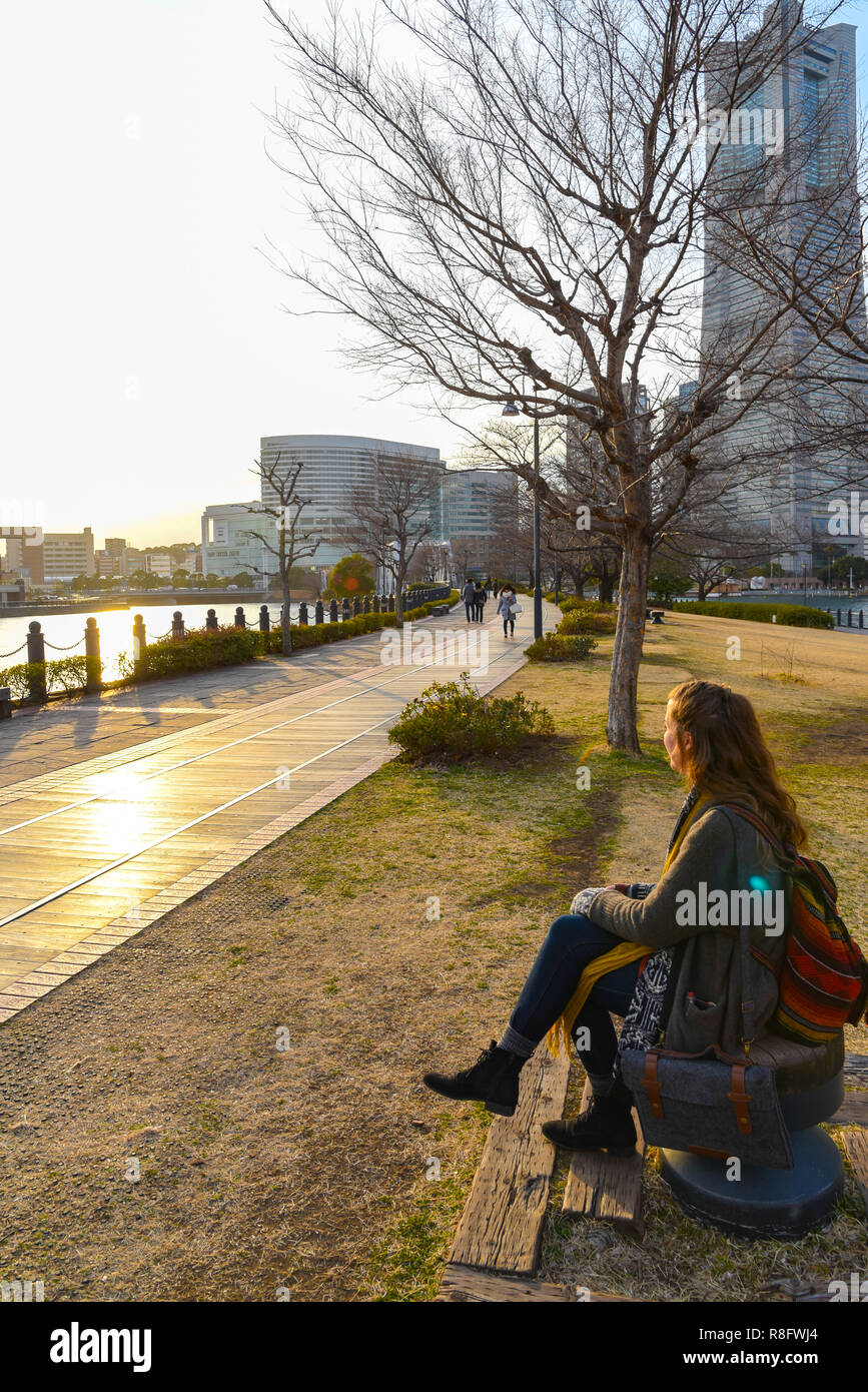 Paesaggio di Minato Mirai 21 area della città di Yokohama in Kanagawa, Giappone. Yokohama è la seconda città più grande in Giappone dalla popolazione e più popolosa mu Foto Stock