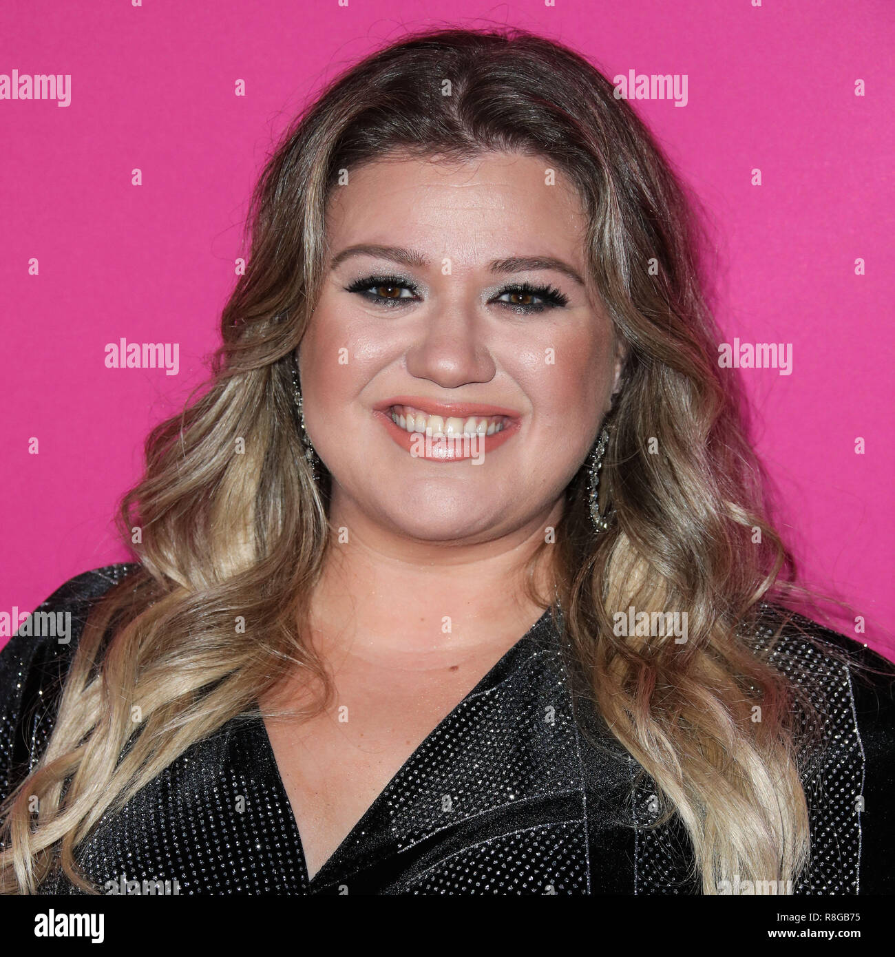 HOLLYWOOD, Los Angeles, CA, Stati Uniti d'America - 30 novembre: cantante Kelly Clarkson arriva presso il Tabellone donne in Musica 2017 tenutasi presso la Ray Dolby sala da ballo a Hollywood & Highland Center il 30 novembre 2017 a Hollywood e Los Angeles, California, Stati Uniti. (Foto di Xavier COLLIN/Image Press Agency) Foto Stock