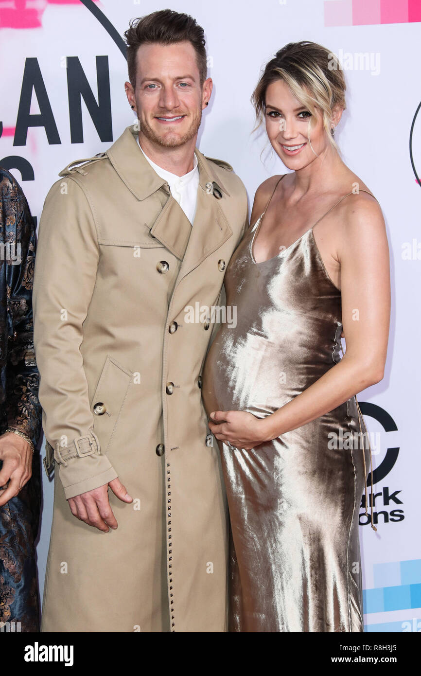 LOS ANGELES, CA, Stati Uniti d'America - 19 novembre: Brian Kelley, Brittney Marie Cole, Florida Georgia linea al 2017 American Music Awards tenutosi presso il Teatro di Microsoft L.A. Vivere il 19 novembre 2017 a Los Angeles, California, Stati Uniti. (Foto di Xavier COLLIN/Image Press Agency) Foto Stock