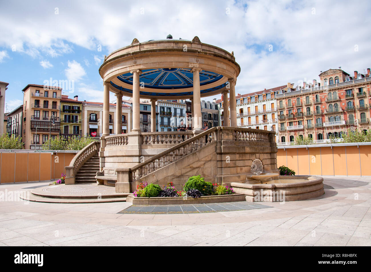 Il bandstand nel centro di Plaza del Costillo, Pamplona, Spagna Foto Stock