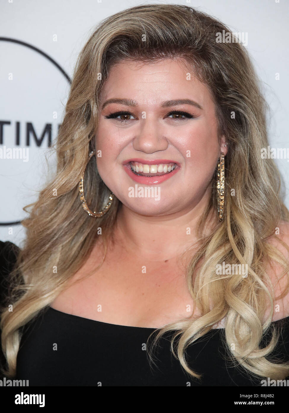 BEVERLY HILLS, Los Angeles, CA, Stati Uniti d'America - 13 ottobre: cantante Kelly Clarkson arriva alla varietà del potere delle donne Los Angeles 2017 tenutasi al Beverly Wilshire Hotel Il 13 ottobre 2017 in Beverly Hills Los Angeles, California, Stati Uniti. (Foto di Xavier COLLIN/Image Press Agency) Foto Stock