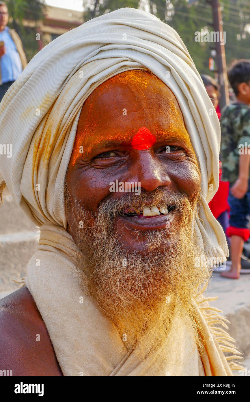 Ritratto di vecchio yogi a Rishikesh, India Foto Stock