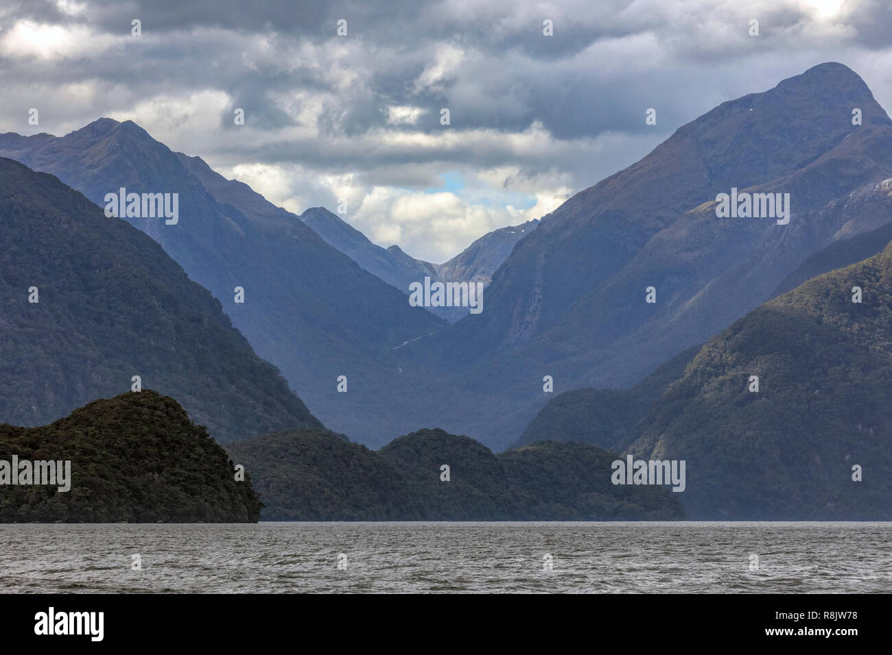 Doubtful Sound, Isola del Sud, Fiordland, Nuova Zelanda Foto Stock