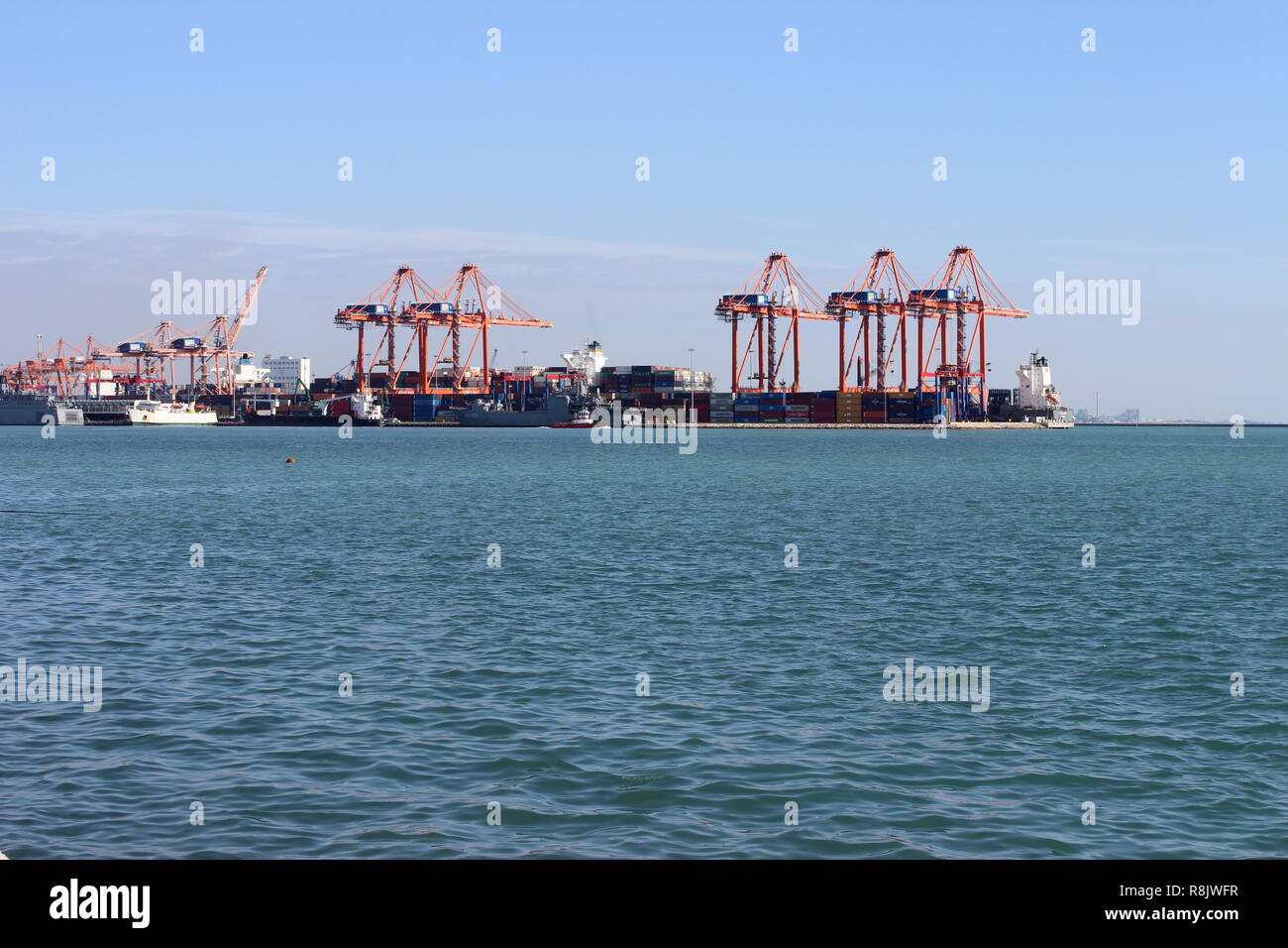 Mersin İnternational Port İn Mersin nel sud della Turchia.This İs Mediterranen Port.İt ha una grande hinterland.There è un collegamento ferroviario e stradale.MİP Foto Stock