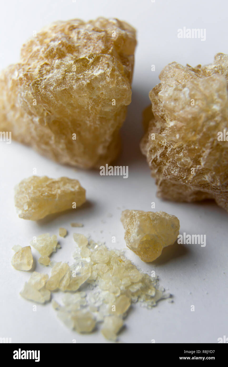 Molly - 25 g (0,88 oz) di puro MDMA, il principale ingrediente in estasi. Massa/schiacciato e cristalli interi Foto Stock
