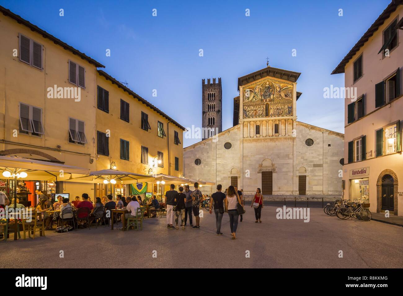 L'Italia, Toscana, Lucca, Chiesa di San Frediano, bizantina e romanica mosaico della facciata, posto in Piazza San Frediano Foto Stock