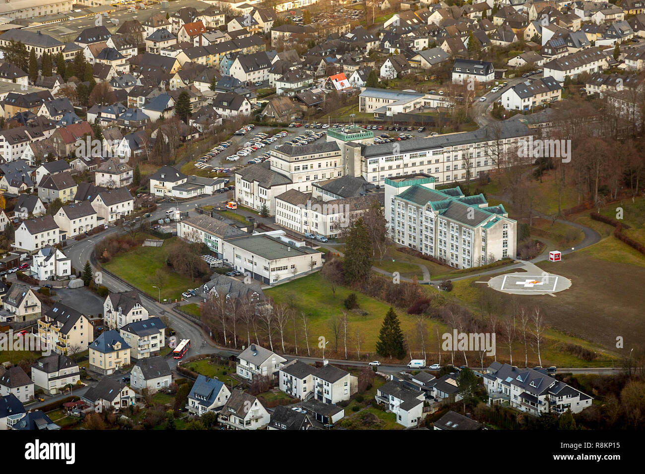 Vista aerea, vista aerea, Sankt Walburga Ospedale Meschede, Hubscharauberlandeplatz, Schederweg, Meschede, Sauerland, Renania settentrionale-Vestfalia, Germania, Foto Stock