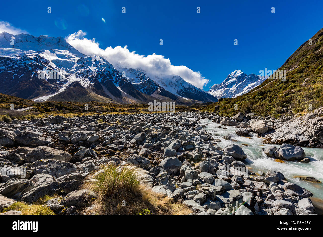 Montagne in Hooker Valley via in Aoraki National Park, Nuova Zelanda, Isola del Sud Foto Stock