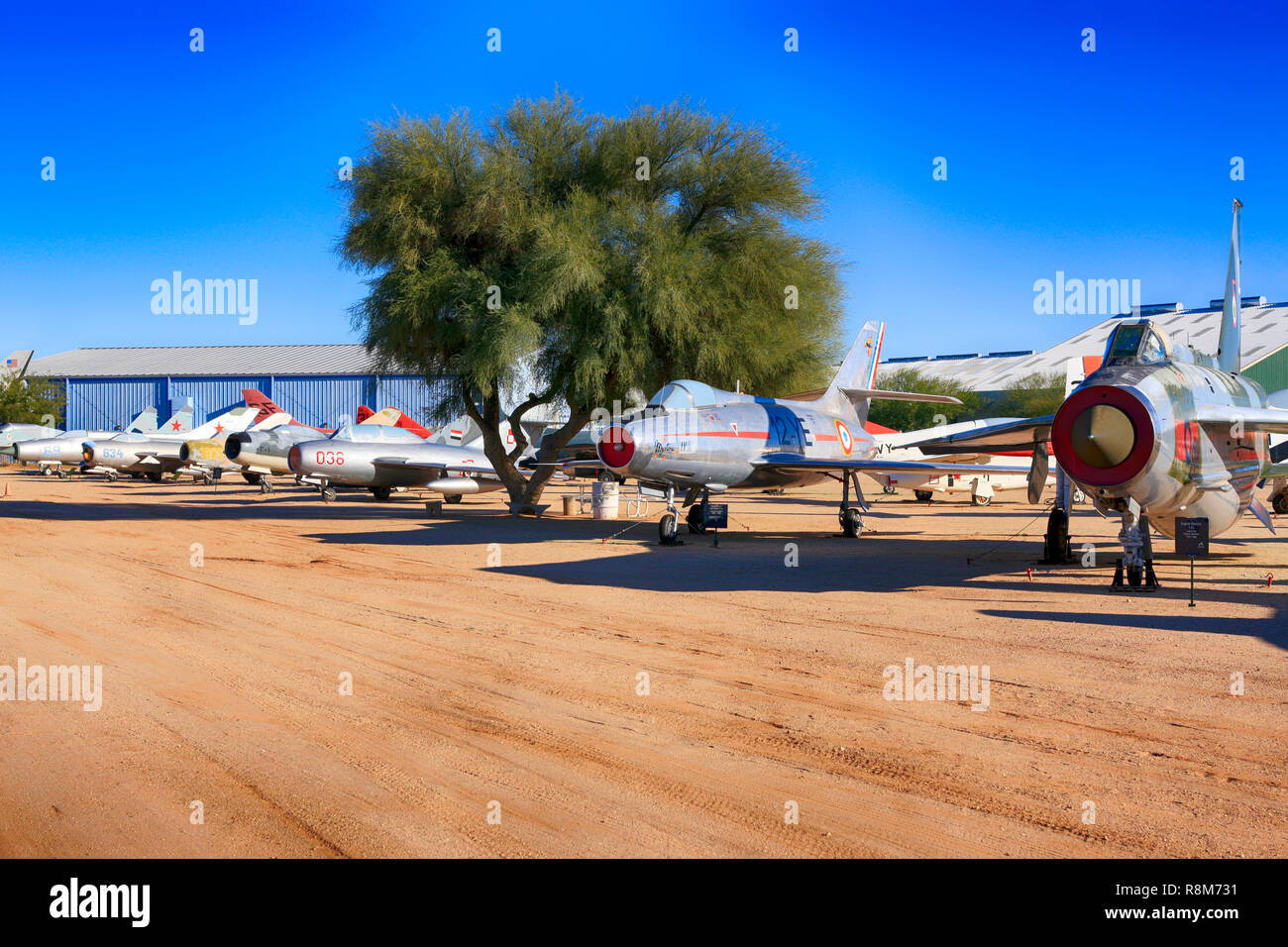 Raccolta di 1950-60s del mondo jet fighter piani su display al Pima Air & Space Museum di Tucson, AZ Foto Stock