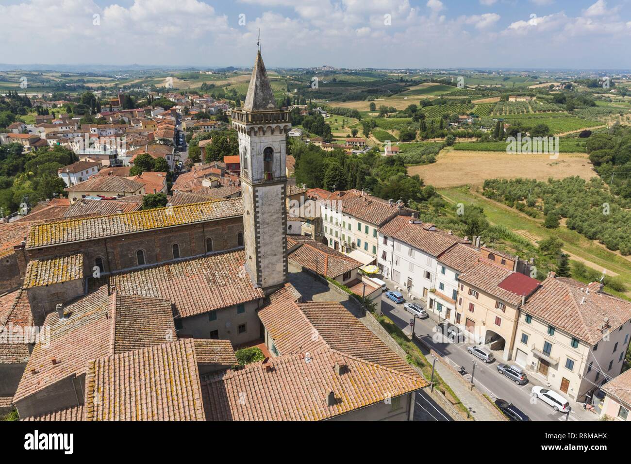 L'Italia, Toscana, Valdarno Inferiore, Vinci, il villaggio natale di Leonardo da Vinci, chiesa di Santa Croce poiché il tour del castello Foto Stock