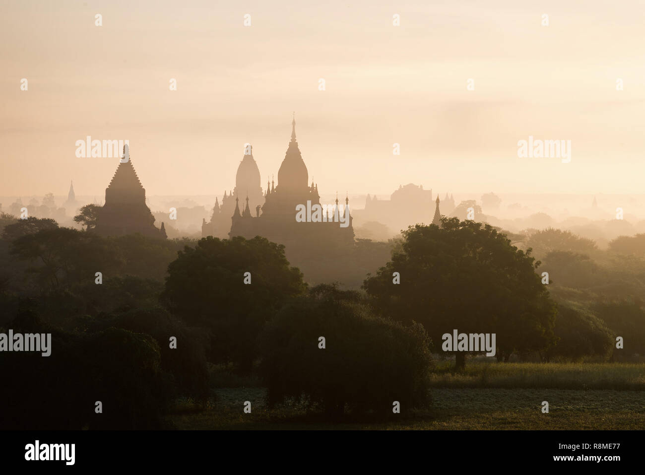 Bagan sunrise, Myanmar Foto Stock