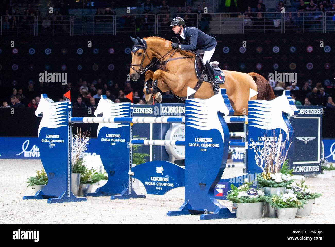 Praga, Repubblica Ceca. Xvi Dec, 2018. Ben Maher, esplosioni W. LGCT Super GP. Primo Round. Showjumping. Playoff di Praga. 15/12/2018. Credito: Sport In immagini/Alamy Live News Foto Stock