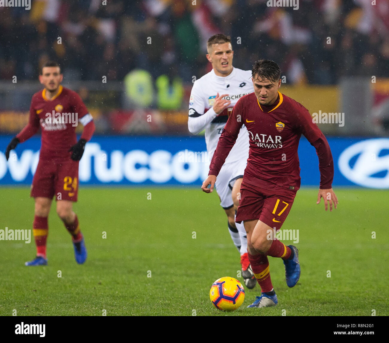Roma, Italia. Xvi Dec, 2018. Cengiz sotto di come Roma visto in azione durante la serie di una partita di calcio tra la Roma e Genova CFC presso lo Stadio Olimpico. (Punteggio finale Roma 3 - 2 Genova) Credito: SOPA Immagini limitata/Alamy Live News Foto Stock