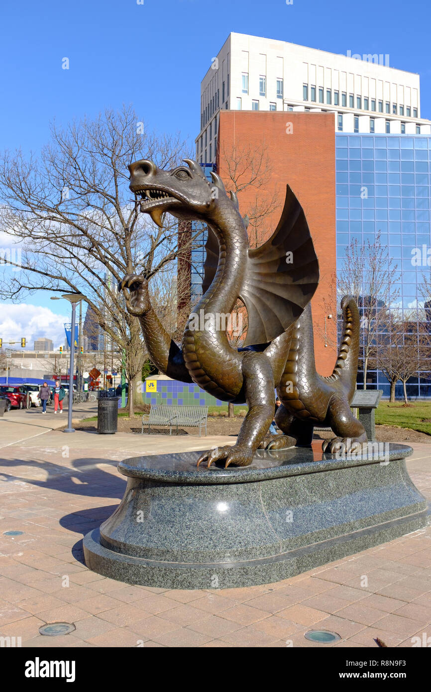 Drexel Dragon 'Mario il Magnifico', scultura da Eric Berg (2002), Drexel University di Philadelphia, Pennsylvania, STATI UNITI D'AMERICA Foto Stock