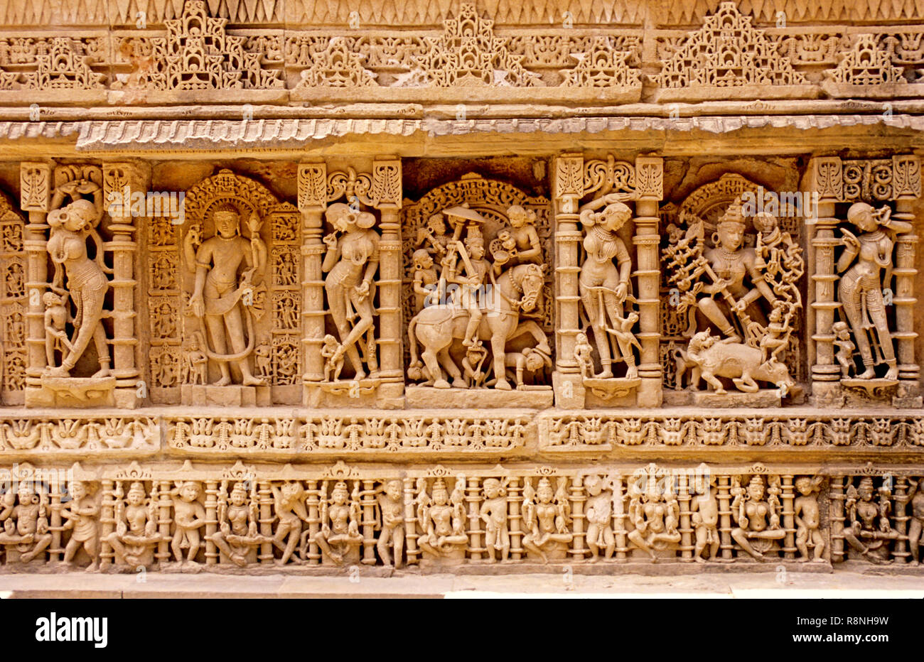 Il carving al rango vav (fase e), Patan, Gujarat, India Foto Stock