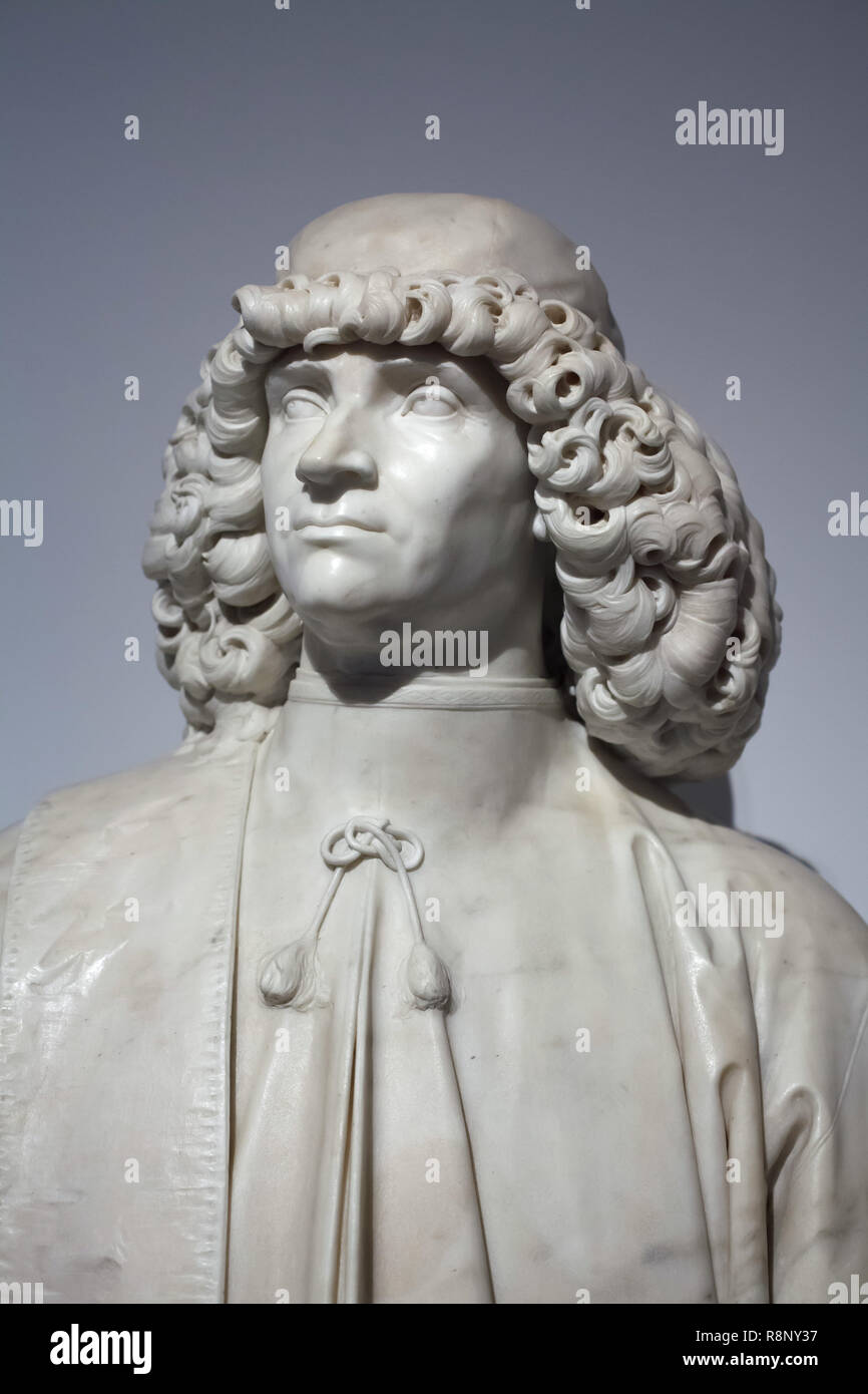 Busto in marmo del Rinascimento italiano pittore Giovanni Bellini da scultore italiano Luigi Borro (1853) sul display in Gallerie dell'Accademia a Venezia, Italia. Foto Stock