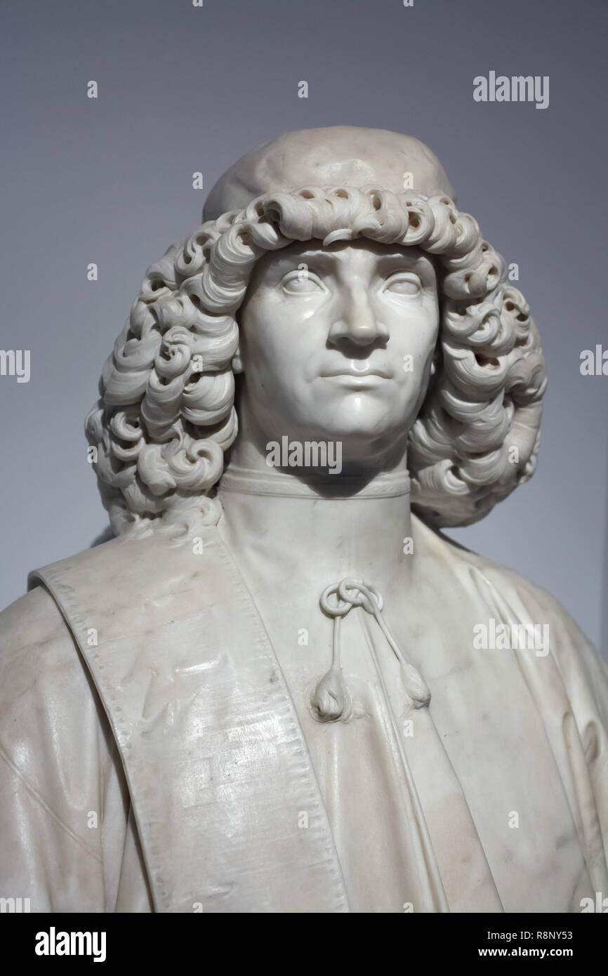 Busto in marmo del Rinascimento italiano pittore Giovanni Bellini da scultore italiano Luigi Borro (1853) sul display in Gallerie dell'Accademia a Venezia, Italia. Foto Stock